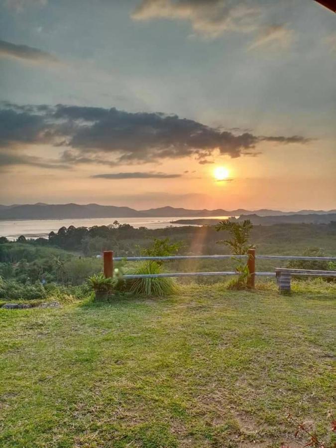 Koh Yaonoi Sunset Sea View Resort เกาะยาวน้อย ภายนอก รูปภาพ